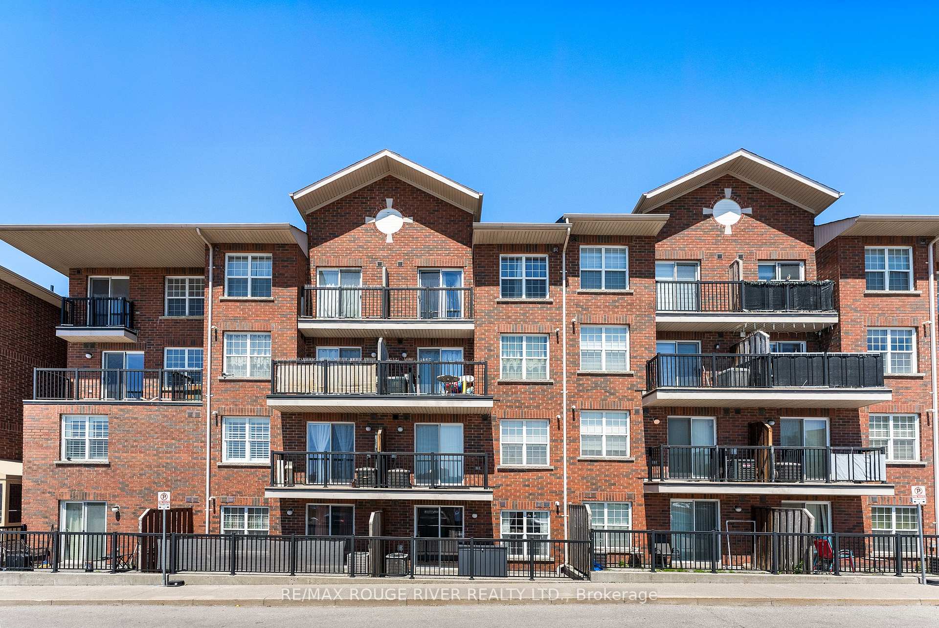 3 Bedrooms Condo at 25 Strangford, Toronto For sale