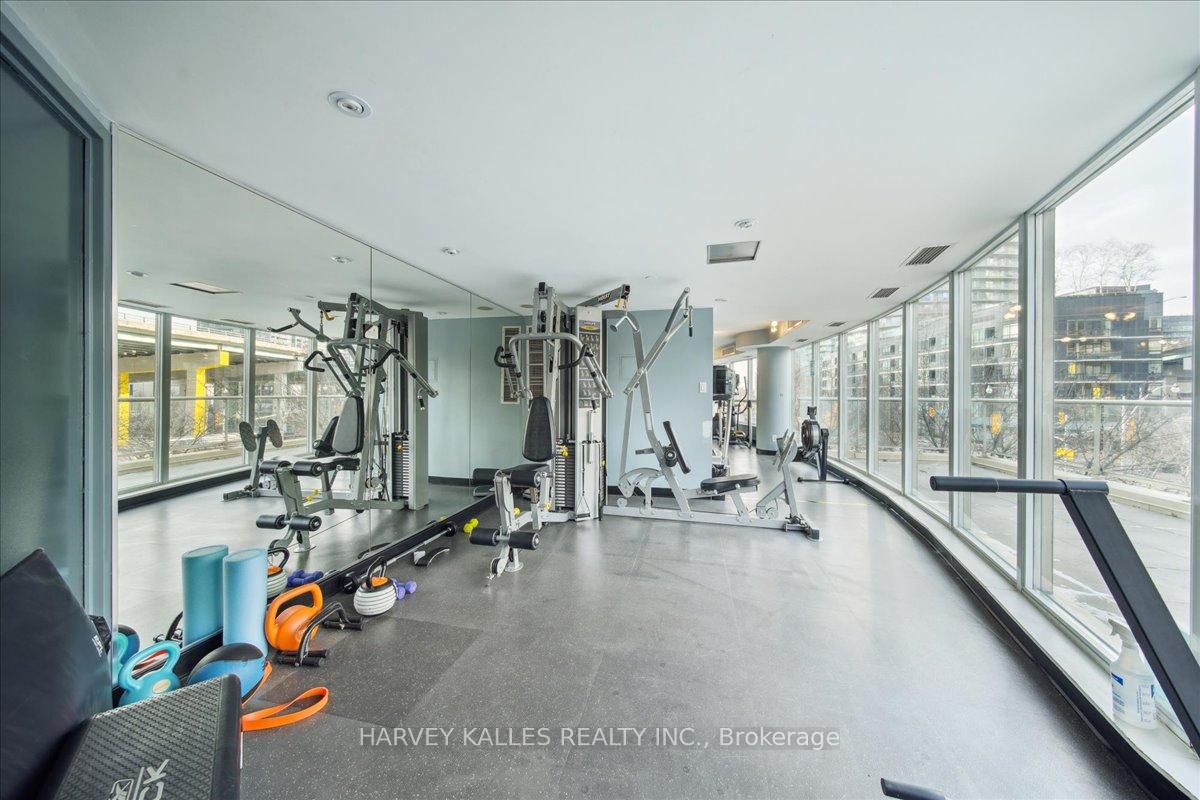 2 Bedrooms Condo at 550 Queens, Toronto For sale
