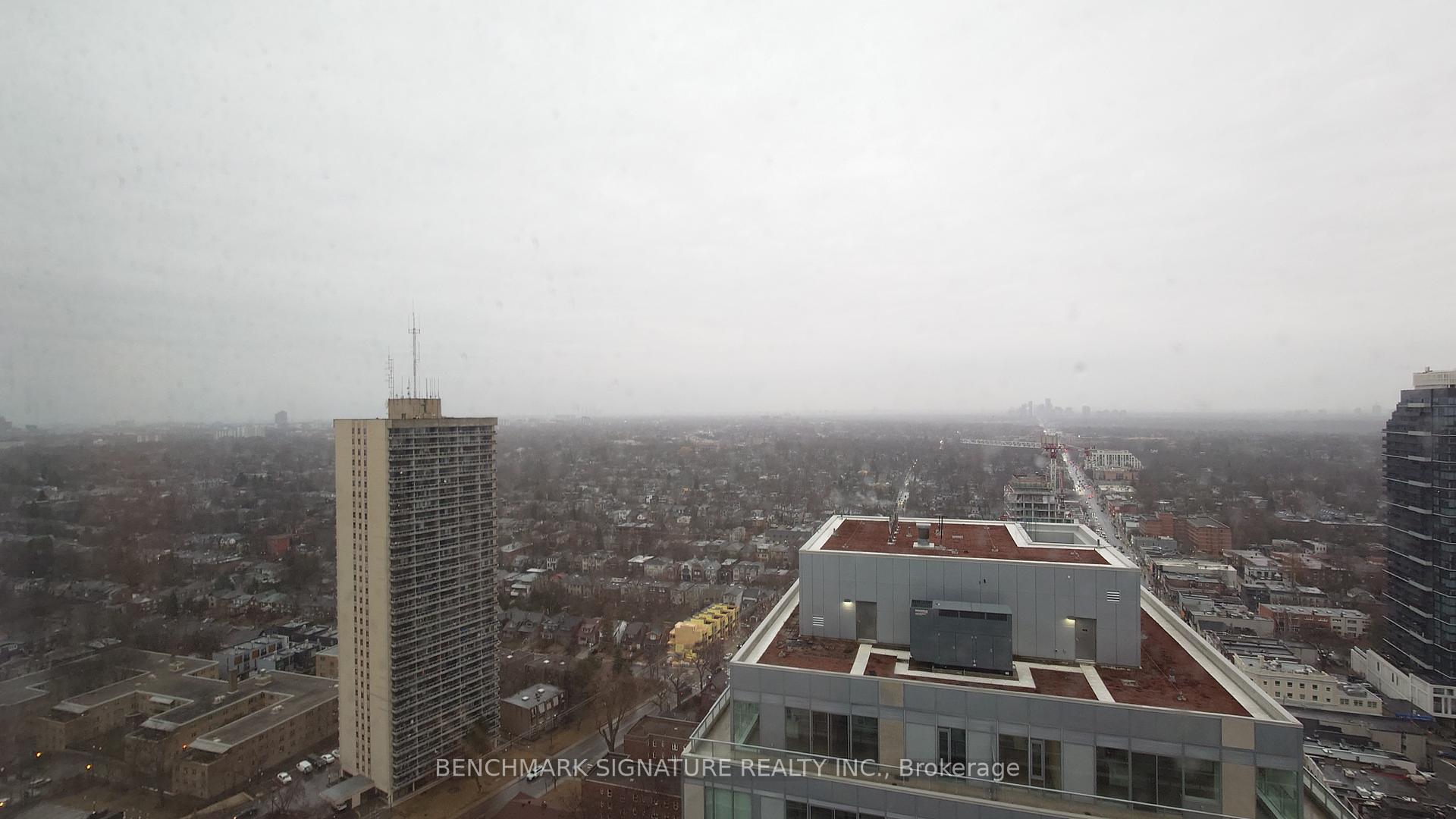 3 Bedrooms Condo at 33 Helendale, Toronto For sale