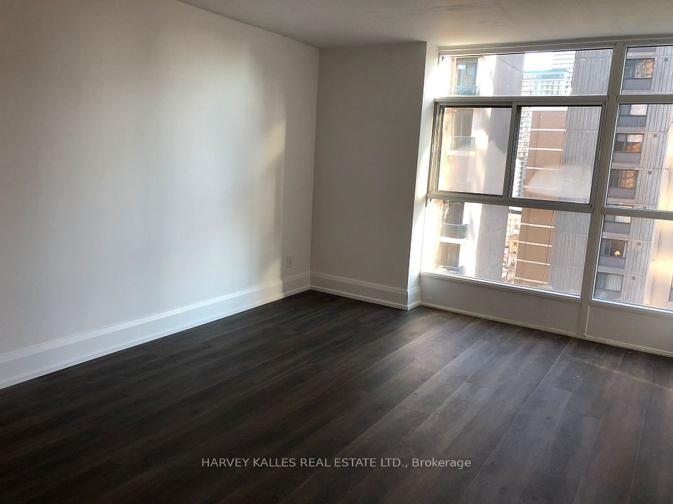 55 Charles Street W 901