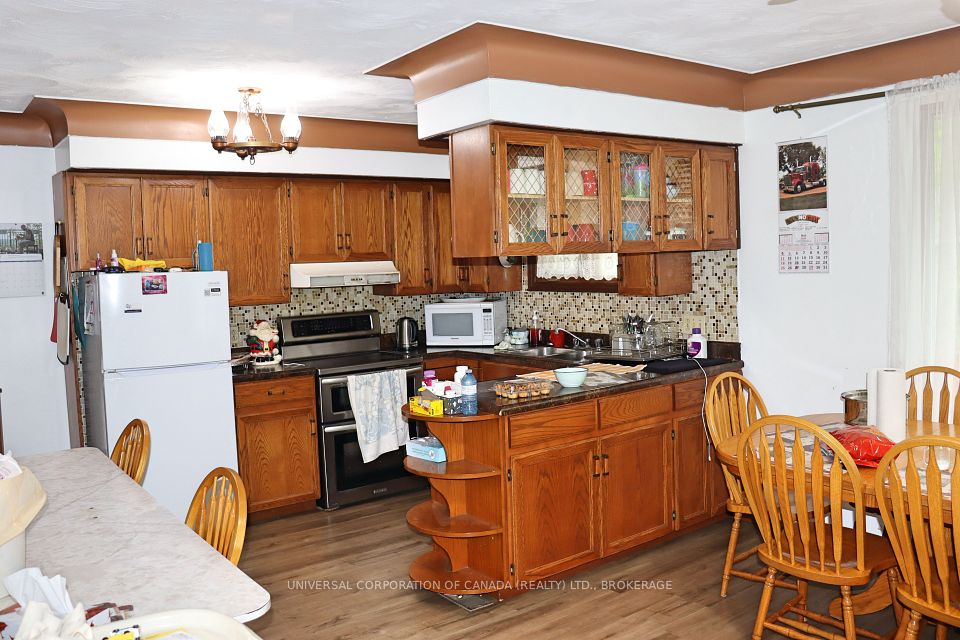 124 Sydenham Street, Aylmer, ON N5H 1M7
