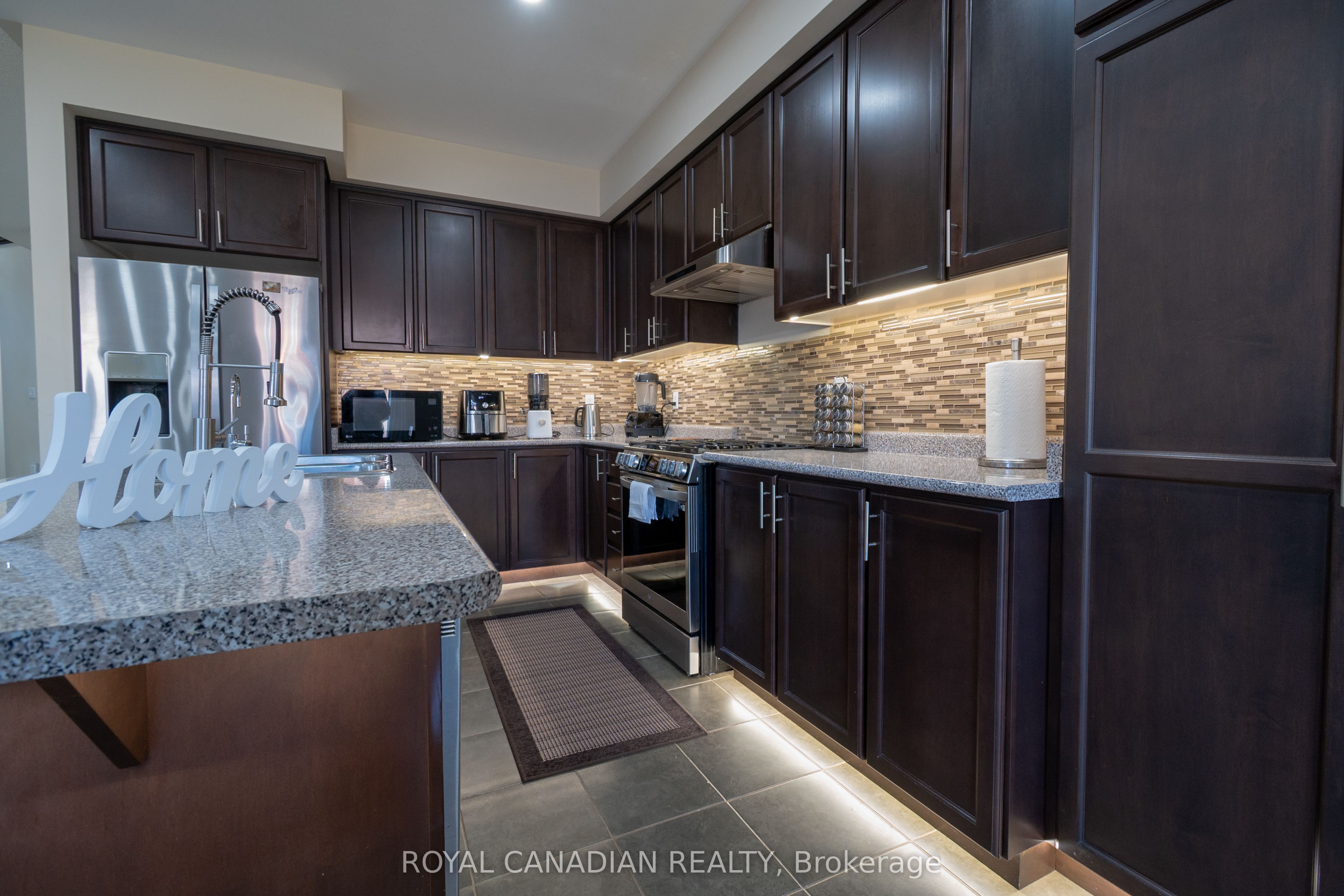 213 Richardson Crescent