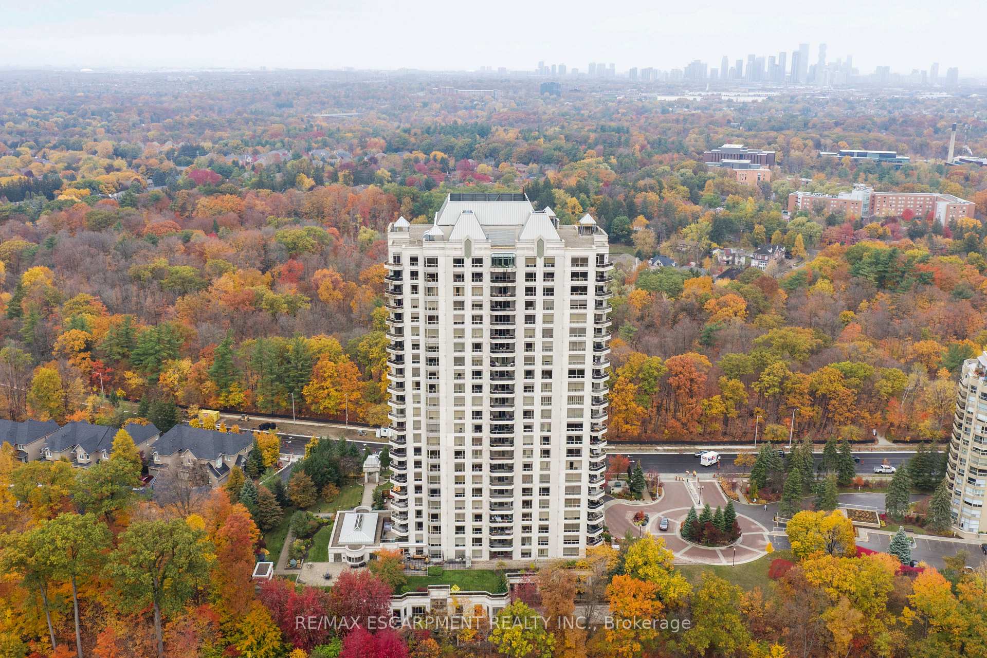 1 Bedroom Condo at 1900 The Collegeway, Mississauga For sale