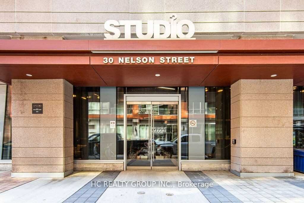30 Nelson Street, #703