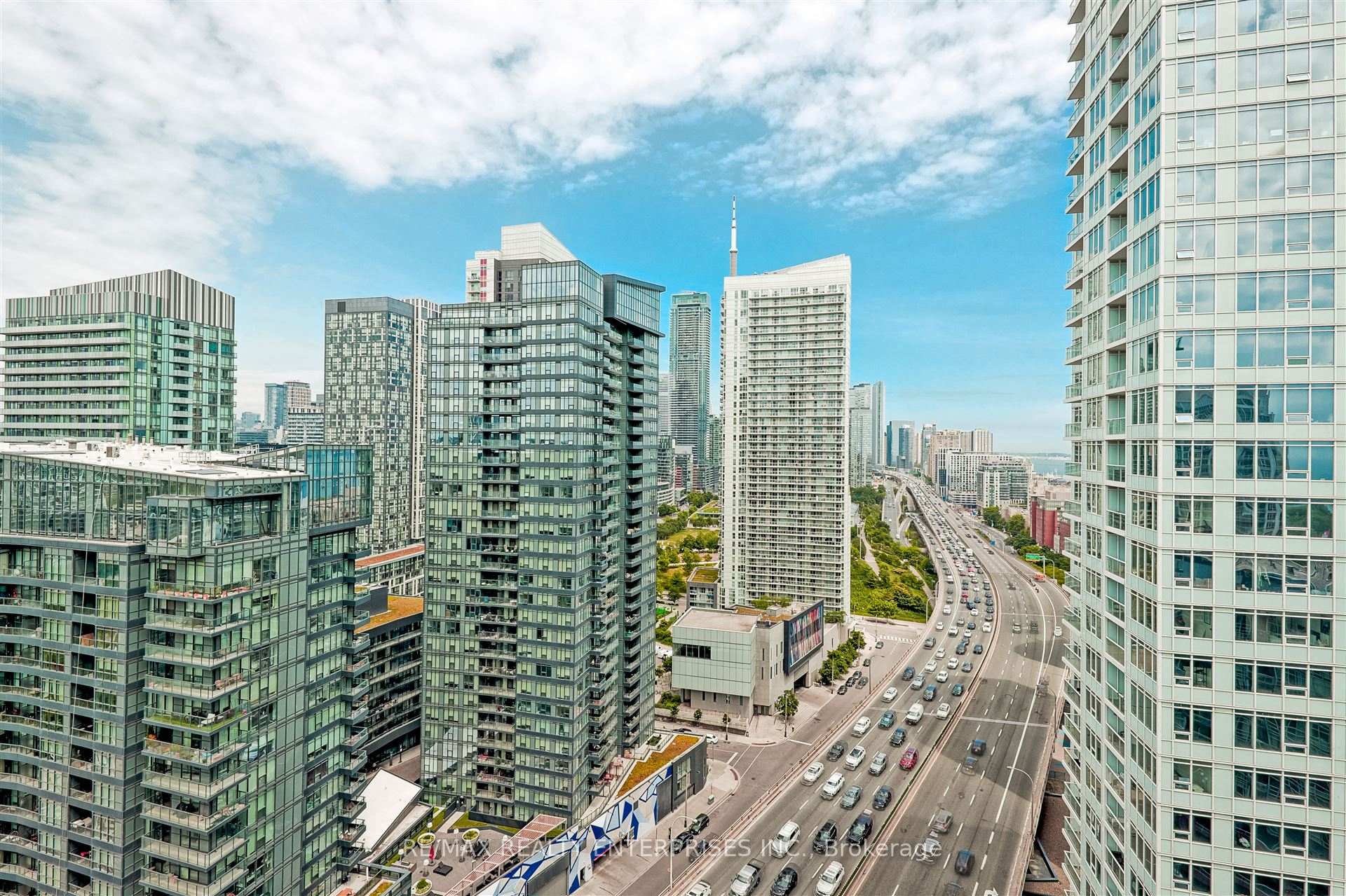 2 Bedrooms Condo at 20 Bruyeres, Toronto For sale