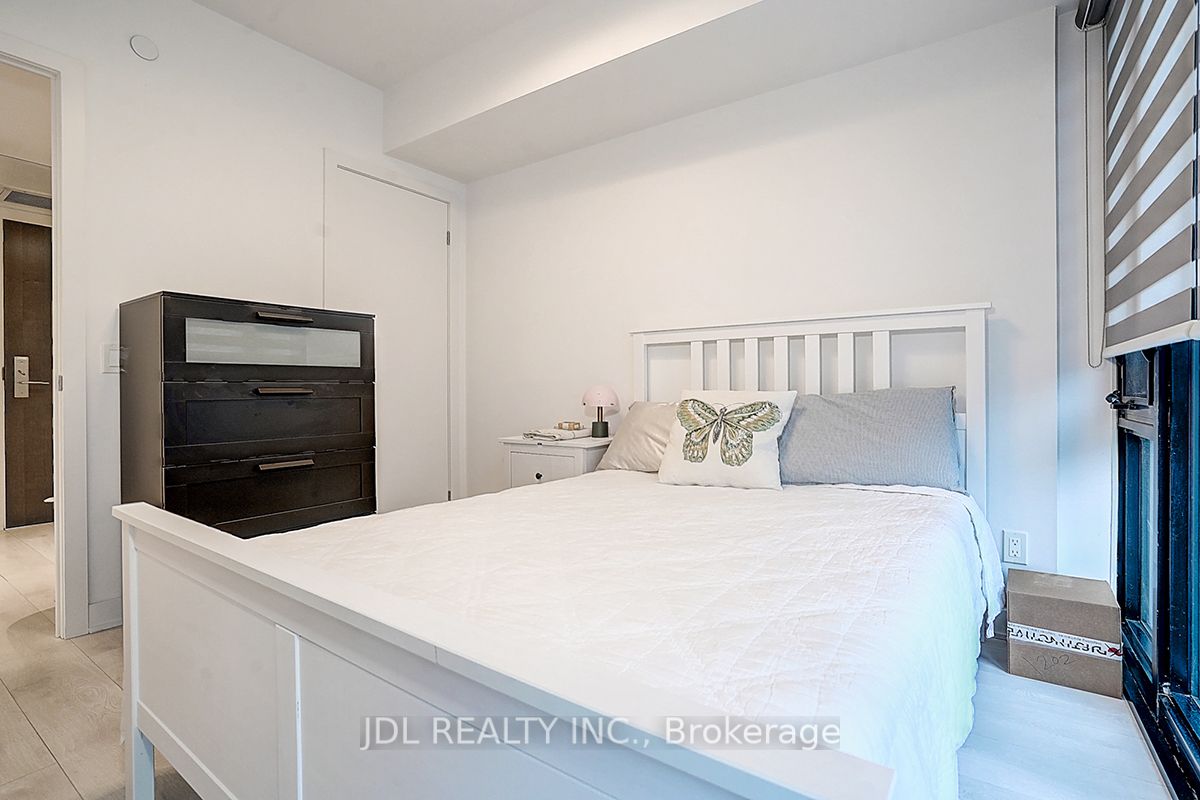 188 Cumberland Street, #1202