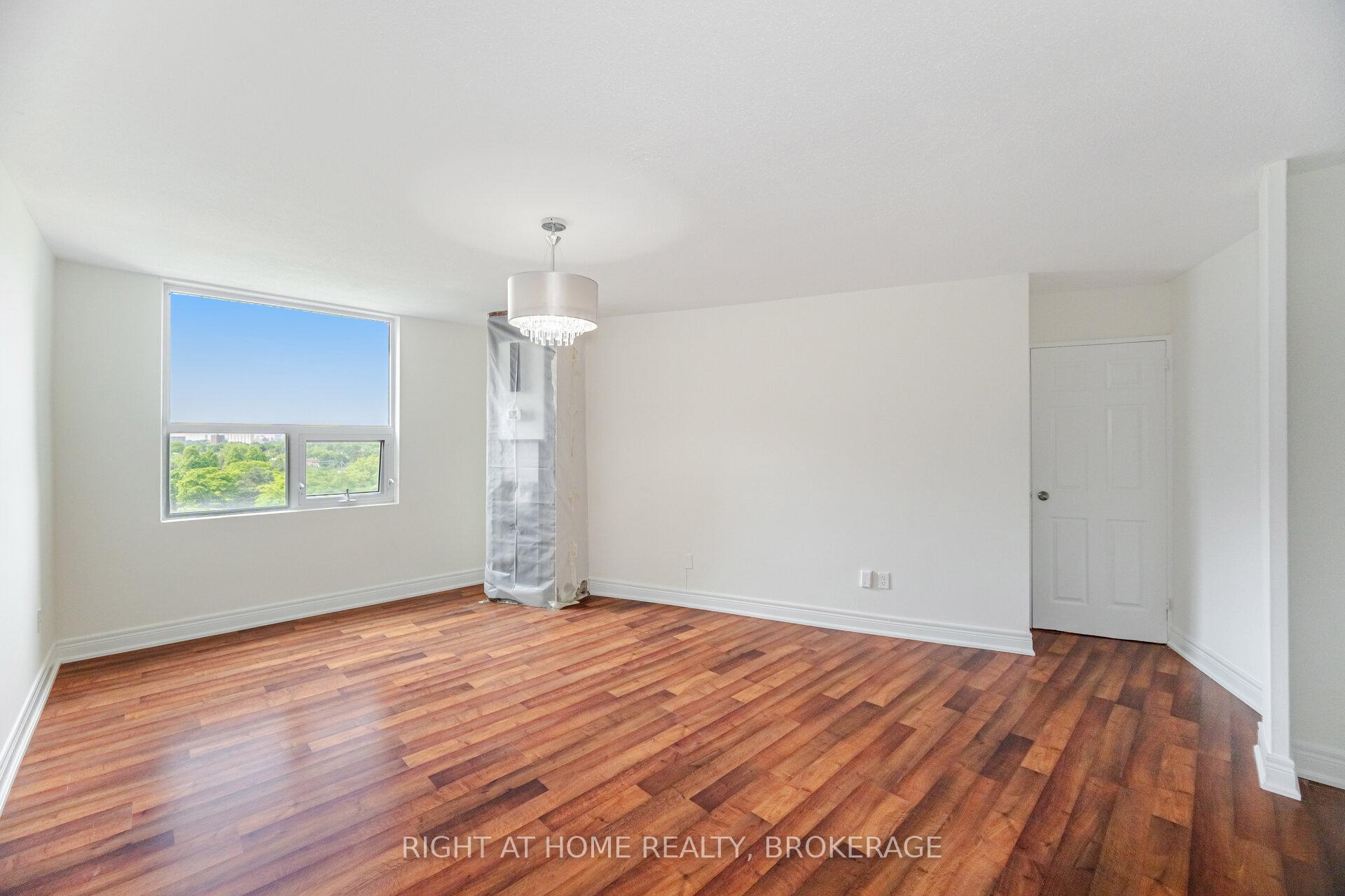 3 Bedrooms Condo at 714 The West Mall, Toronto For sale