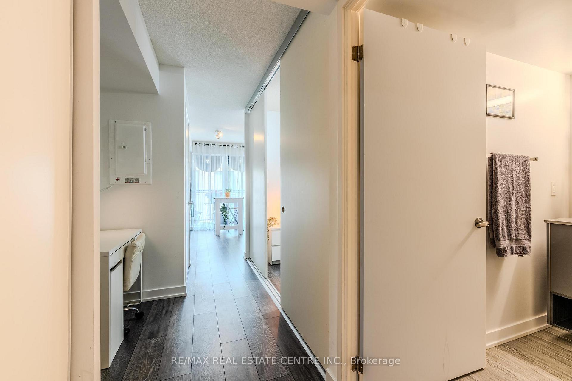 1 Bedroom Condo at 1119 Cooke, Burlington For sale