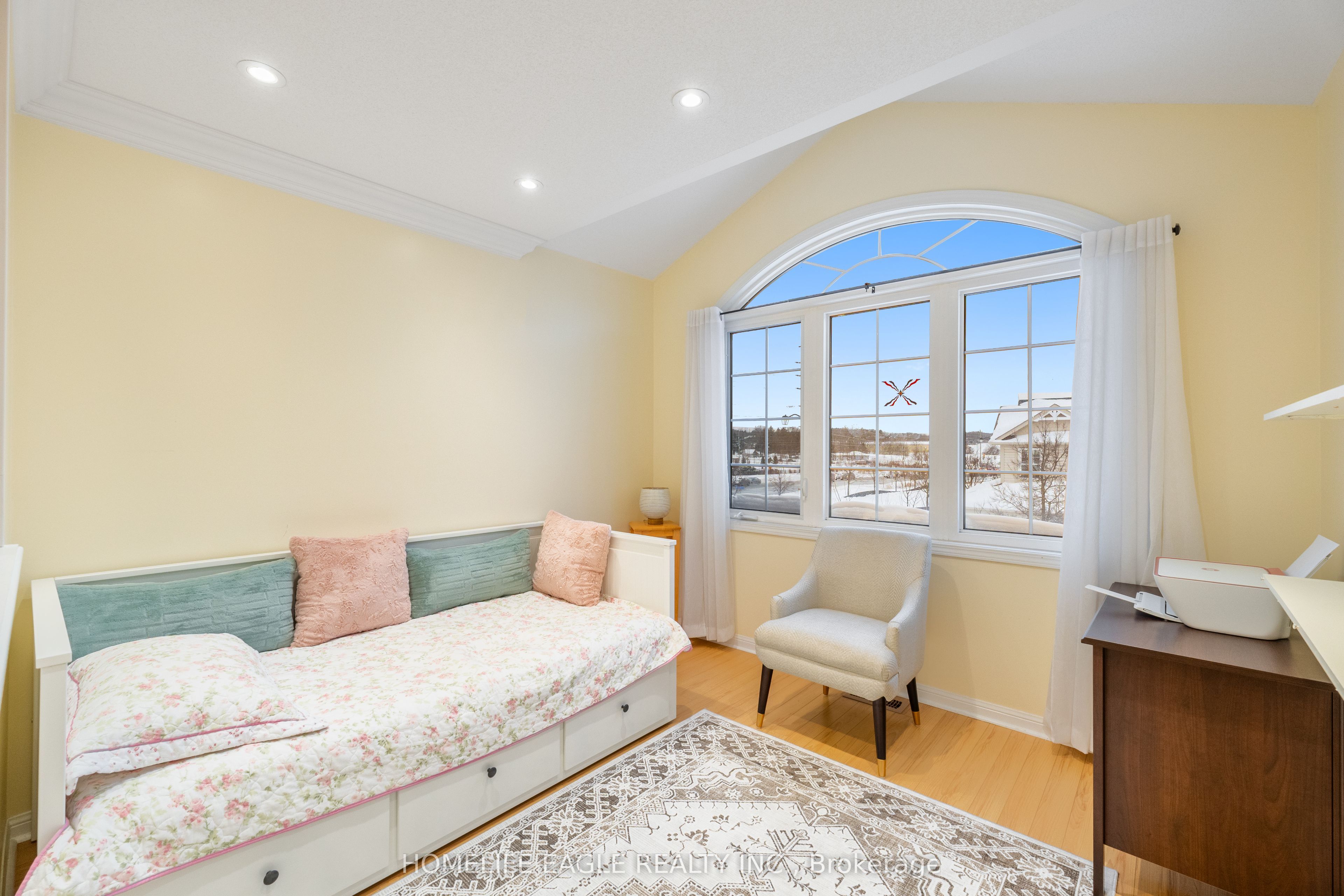 74 Bulmer Crescent