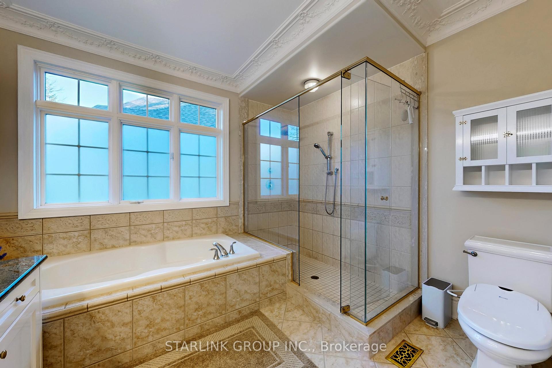 6 Bedrooms Condo at 729 Hidden Grove,  Mississauga For sale