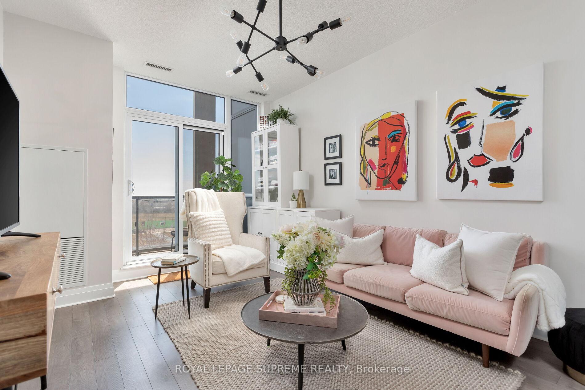 2 Bedrooms Condo at 17 Zorra,  Toronto For sale