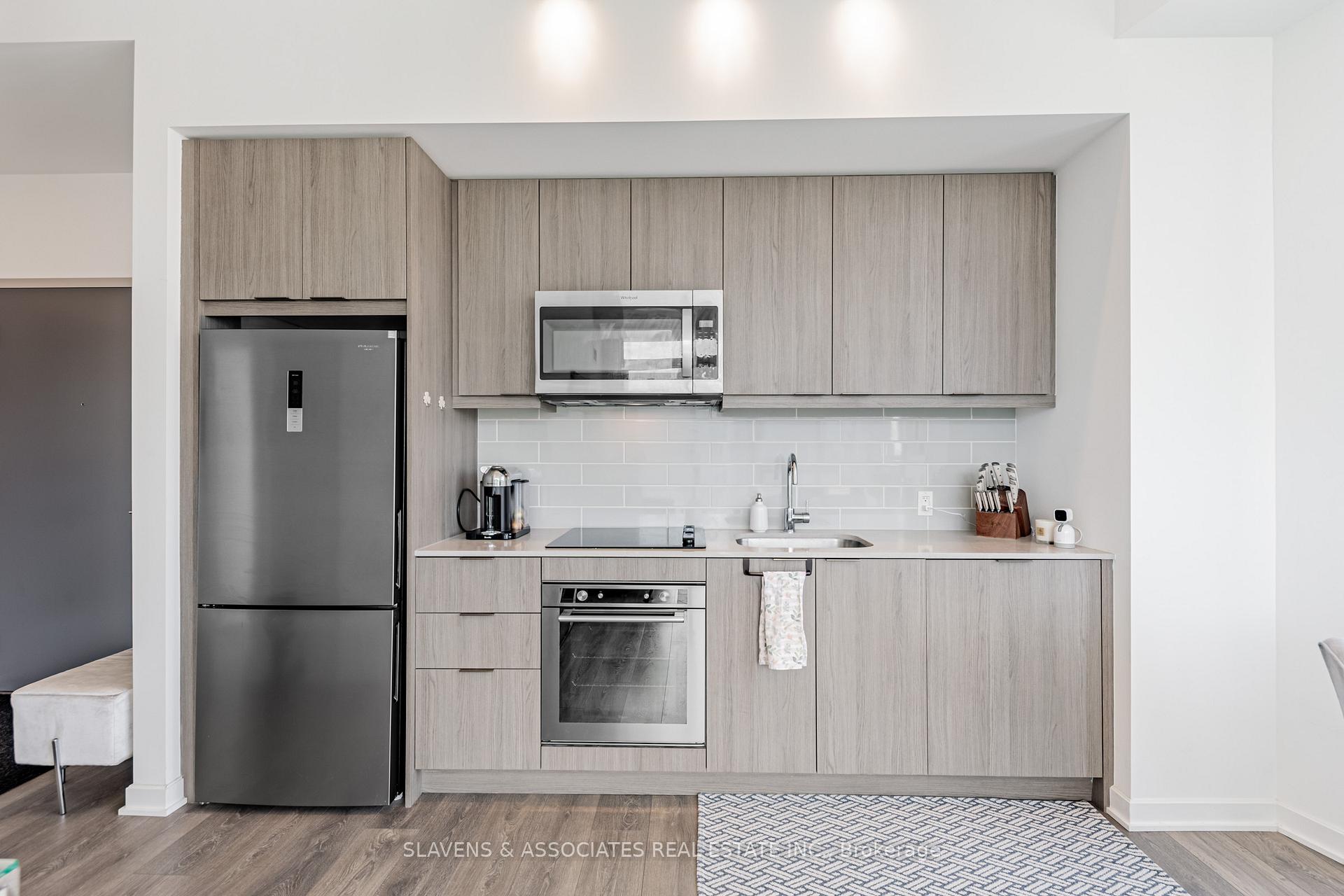 3 Bedrooms Condo at 38 Forest Manor, Toronto For sale