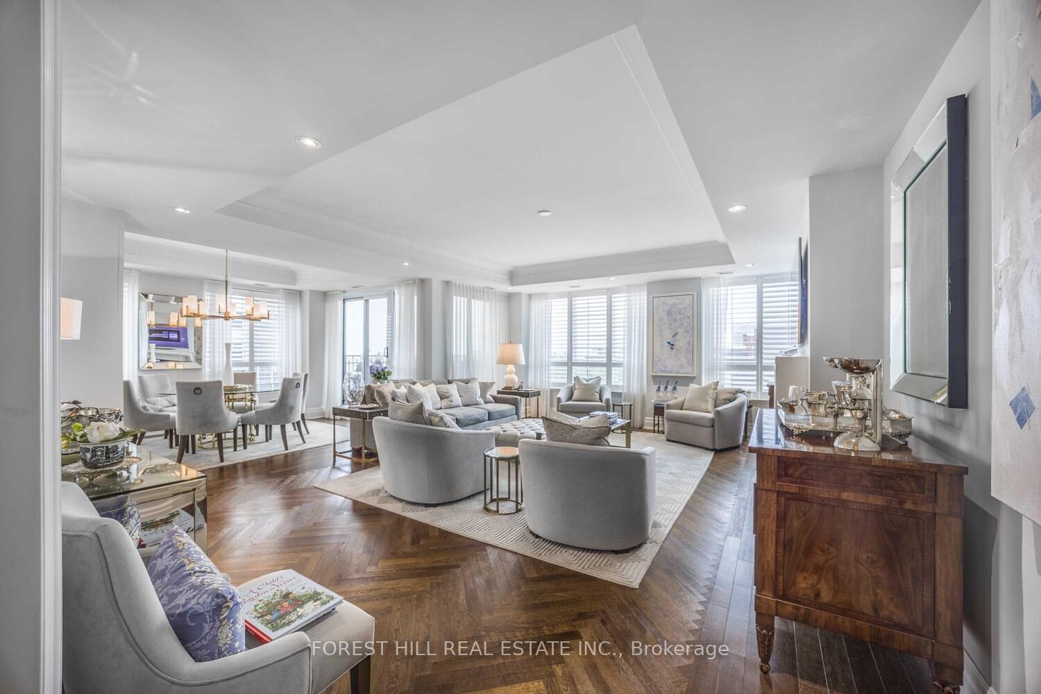 2 Bedrooms Condo at 155 St Clair, Toronto For sale