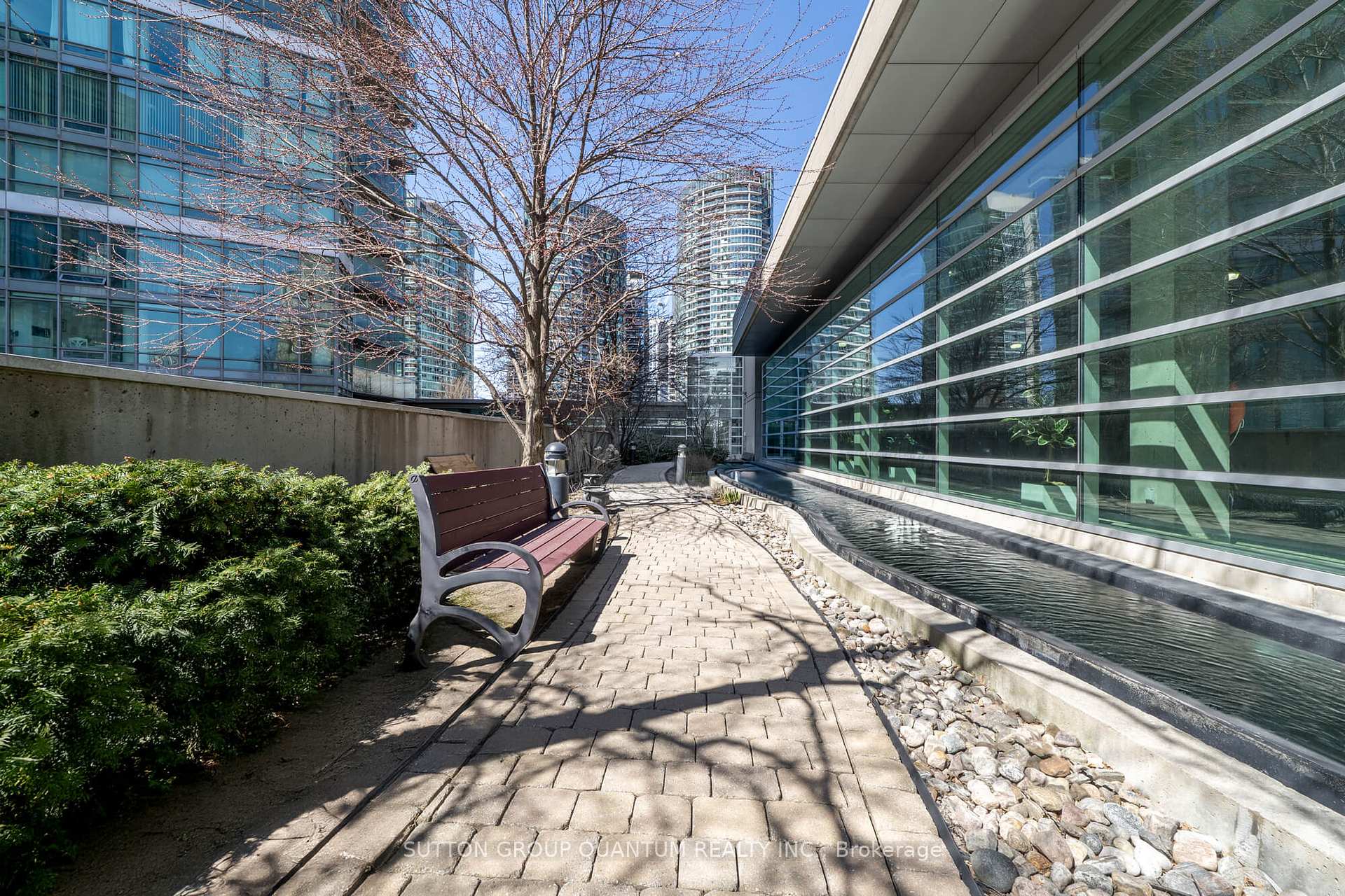 3 Bedrooms Condo at 81 Navy Wharf,  Toronto For sale