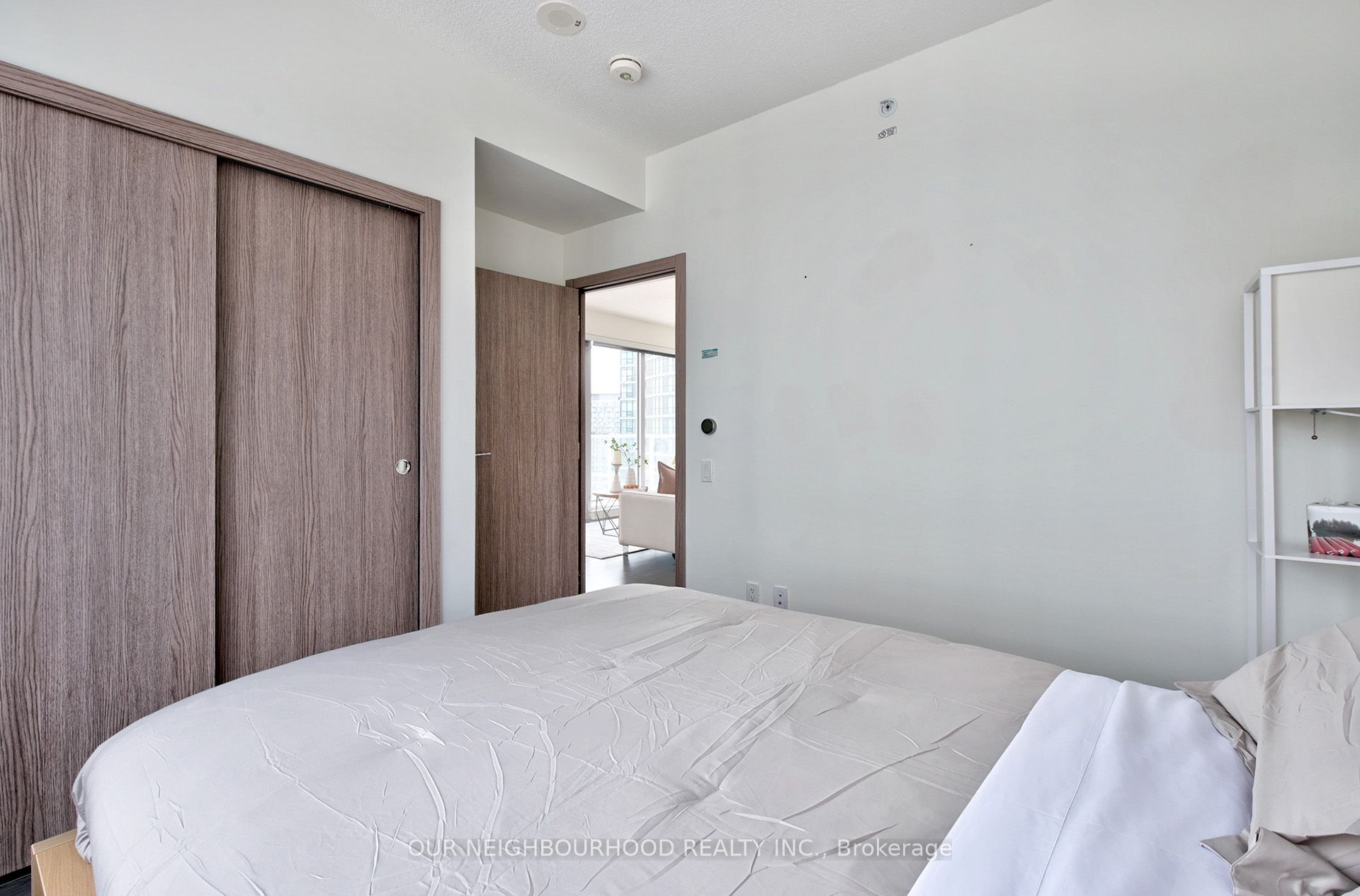 19 Bathurst Street, #2111
