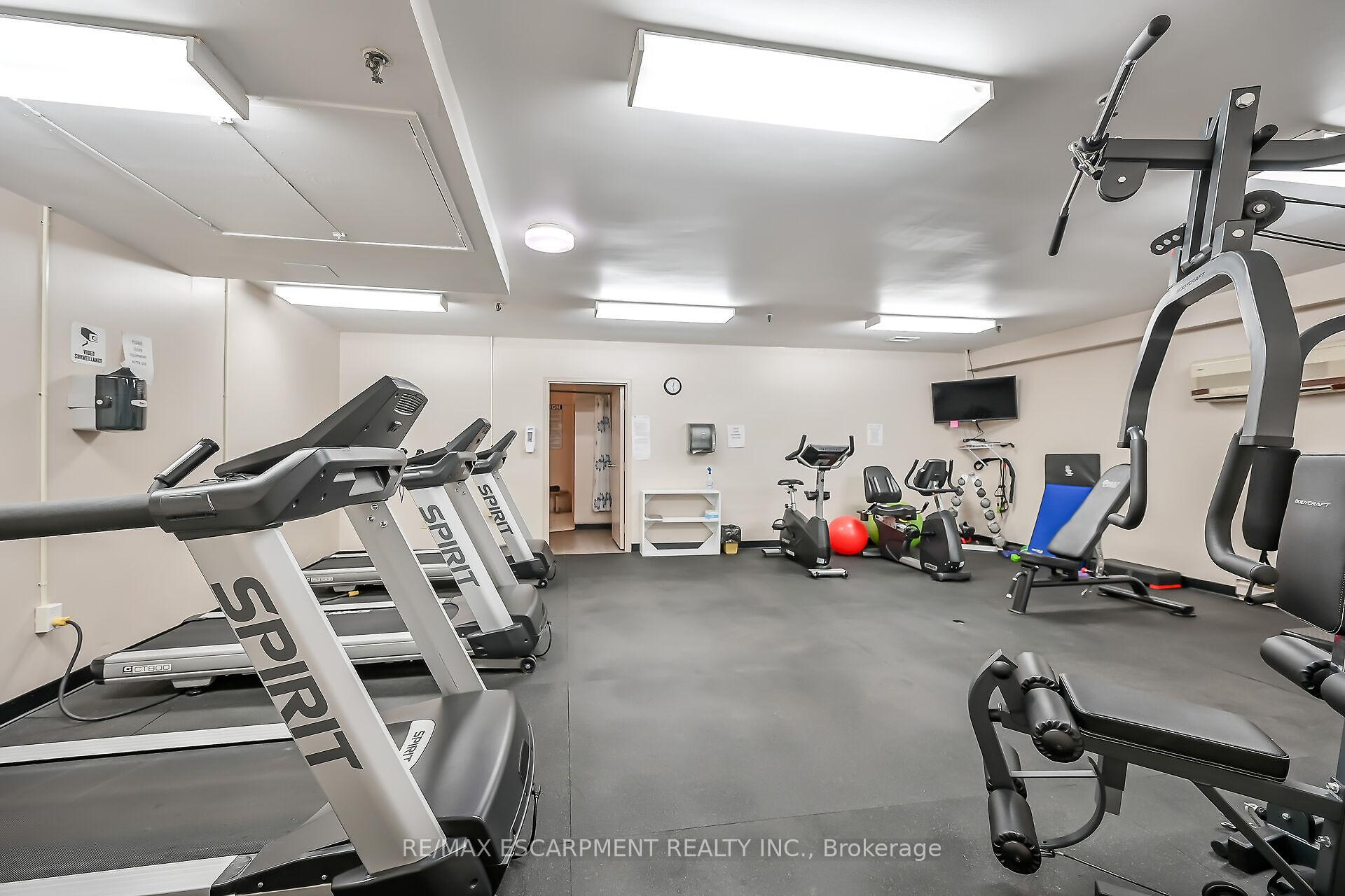3 Bedrooms Condo at 301 Frances, Hamilton For sale