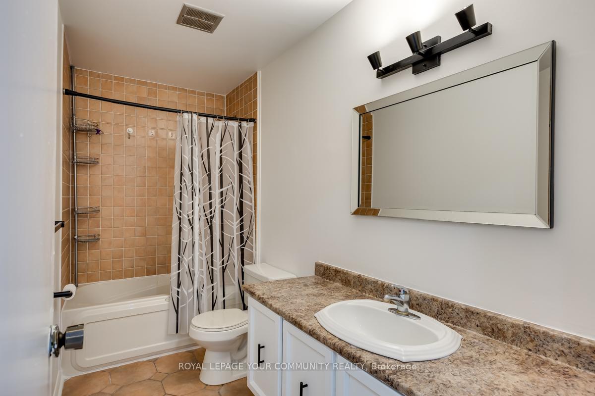 5 Bedrooms Condo at 25 Pebble, Toronto For sale