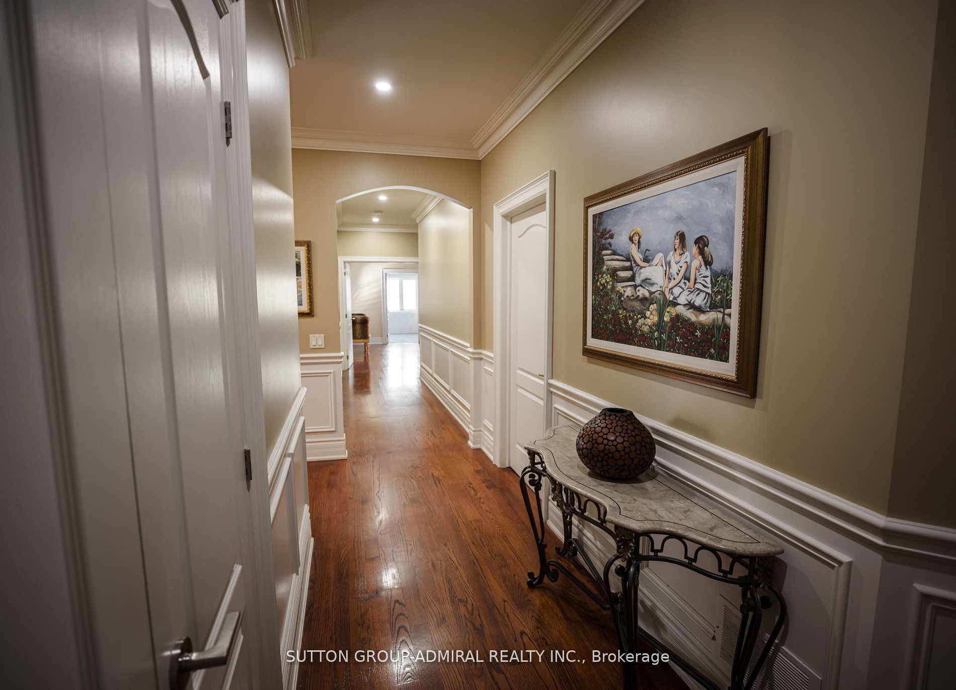 62 Bond Crescent