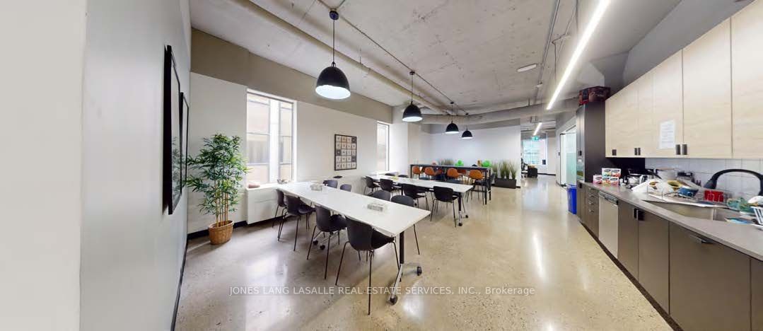 1255 Bay Street #900, Toronto C02 Annex