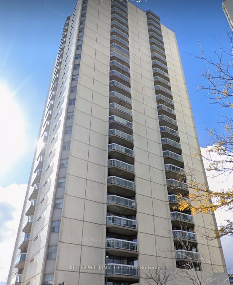 323 Colborne