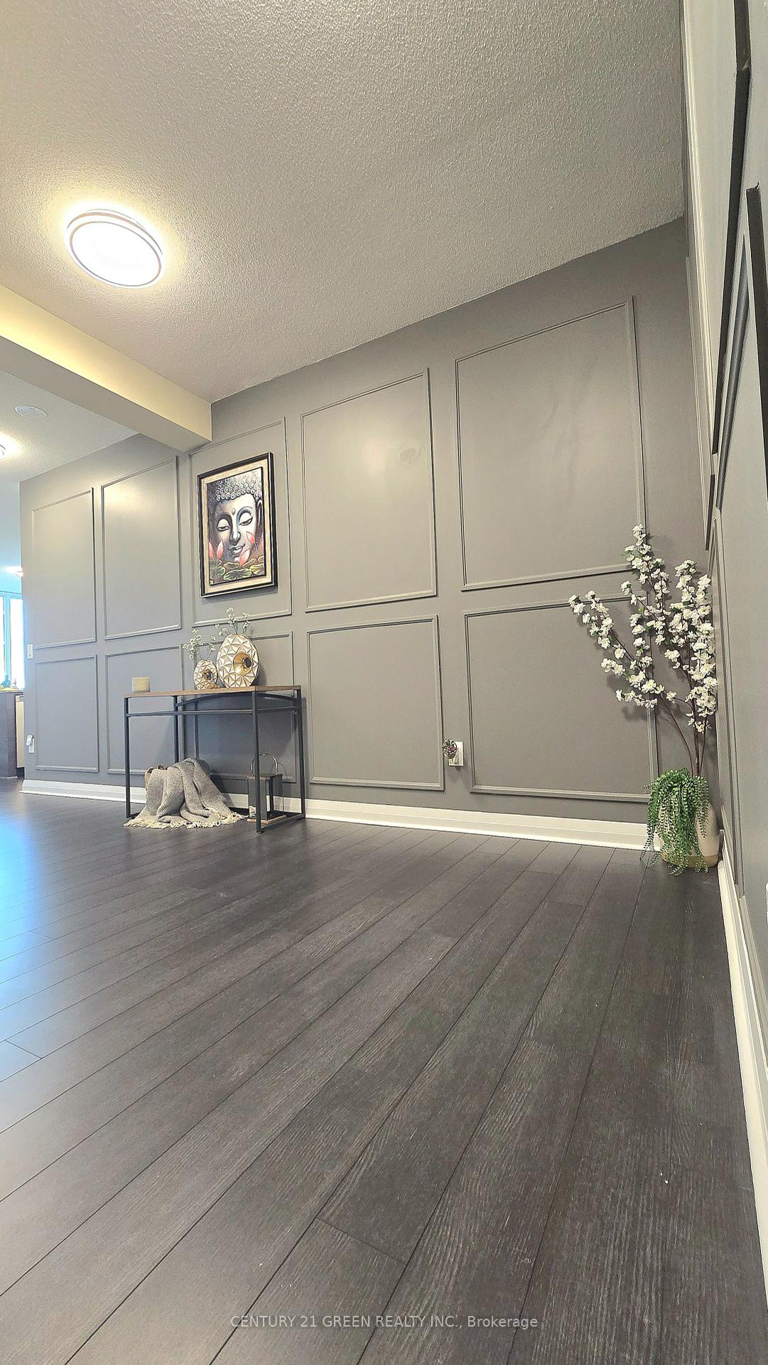 3 Bedrooms Condo at 5025 Four Springs, Mississauga For sale