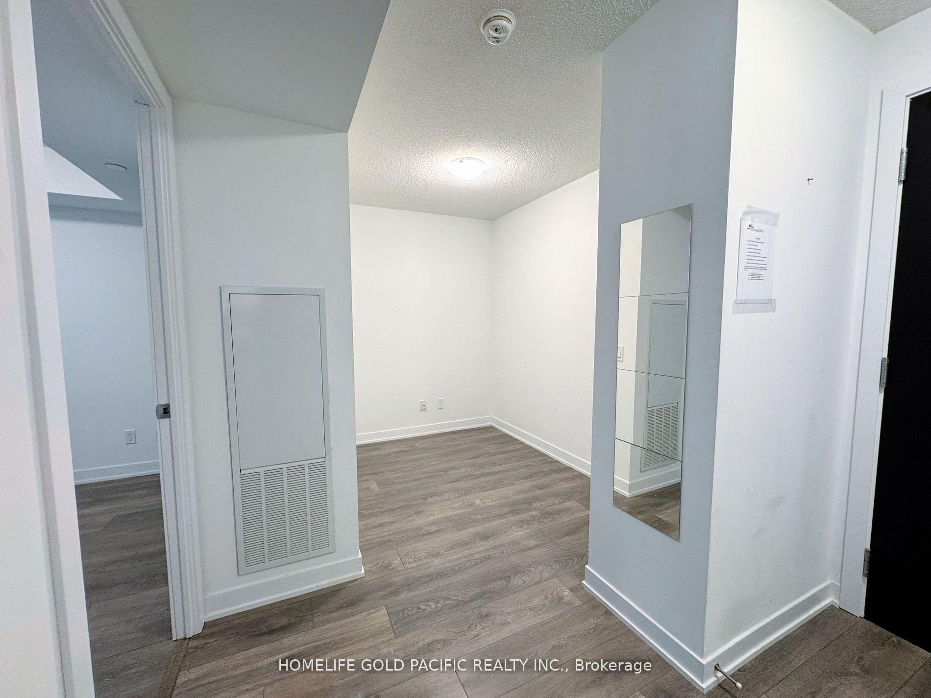 2 Bedrooms Condo at 87 Peter, Toronto For sale