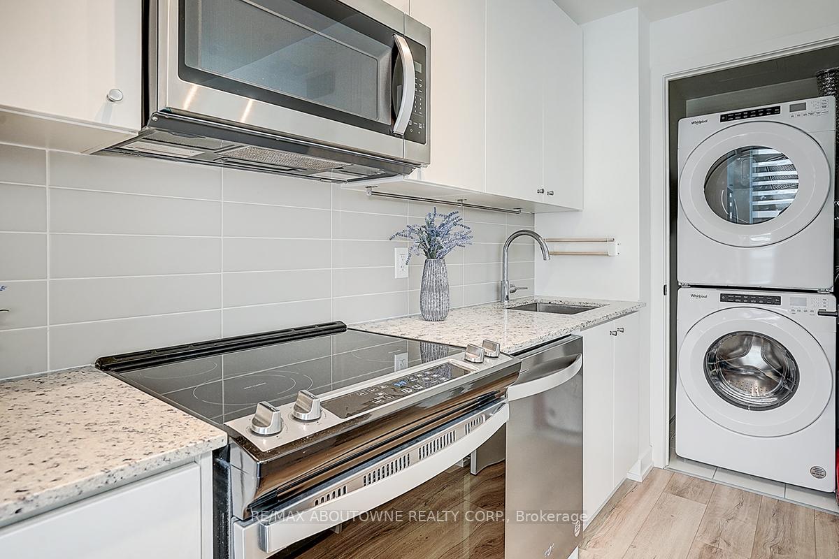 1 Bedroom Condo at 335 Wheat Boom,  Oakville For sale