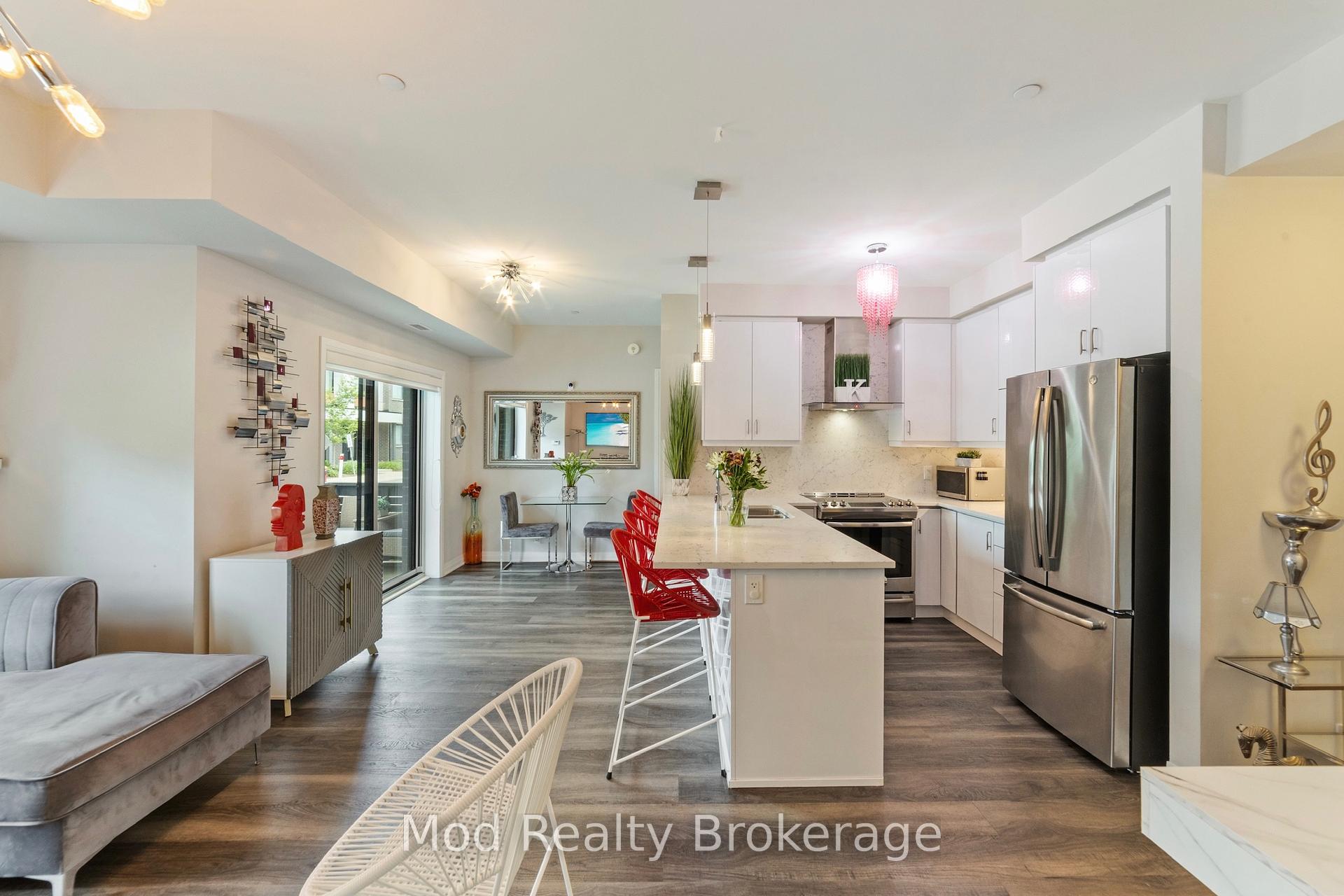 2 Bedrooms Condo at 128 Grovewood, Oakville For sale