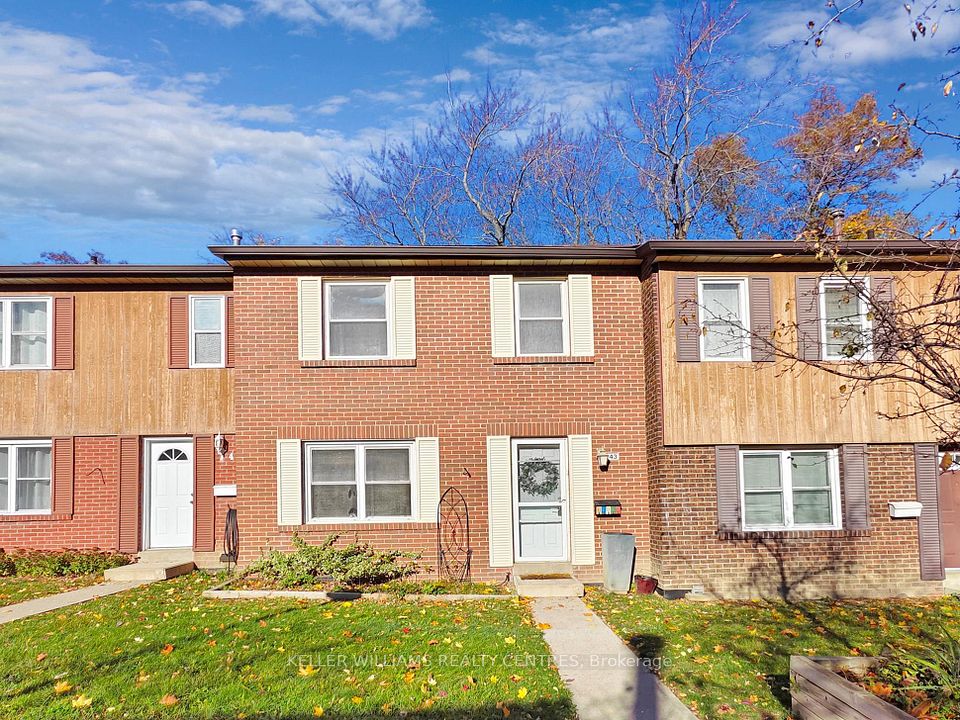 2825 Gananoque