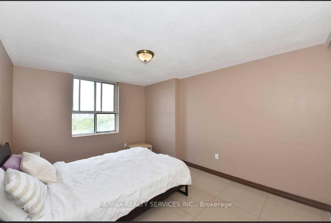 2 Bedrooms Condo at 270 PALMDALE,  Toronto For sale