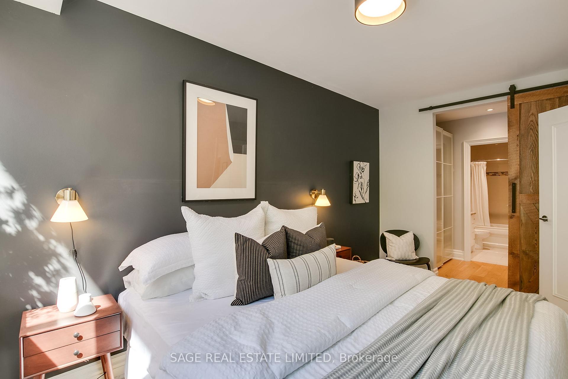 2 Bedrooms Condo at 111 Merton, Toronto For sale