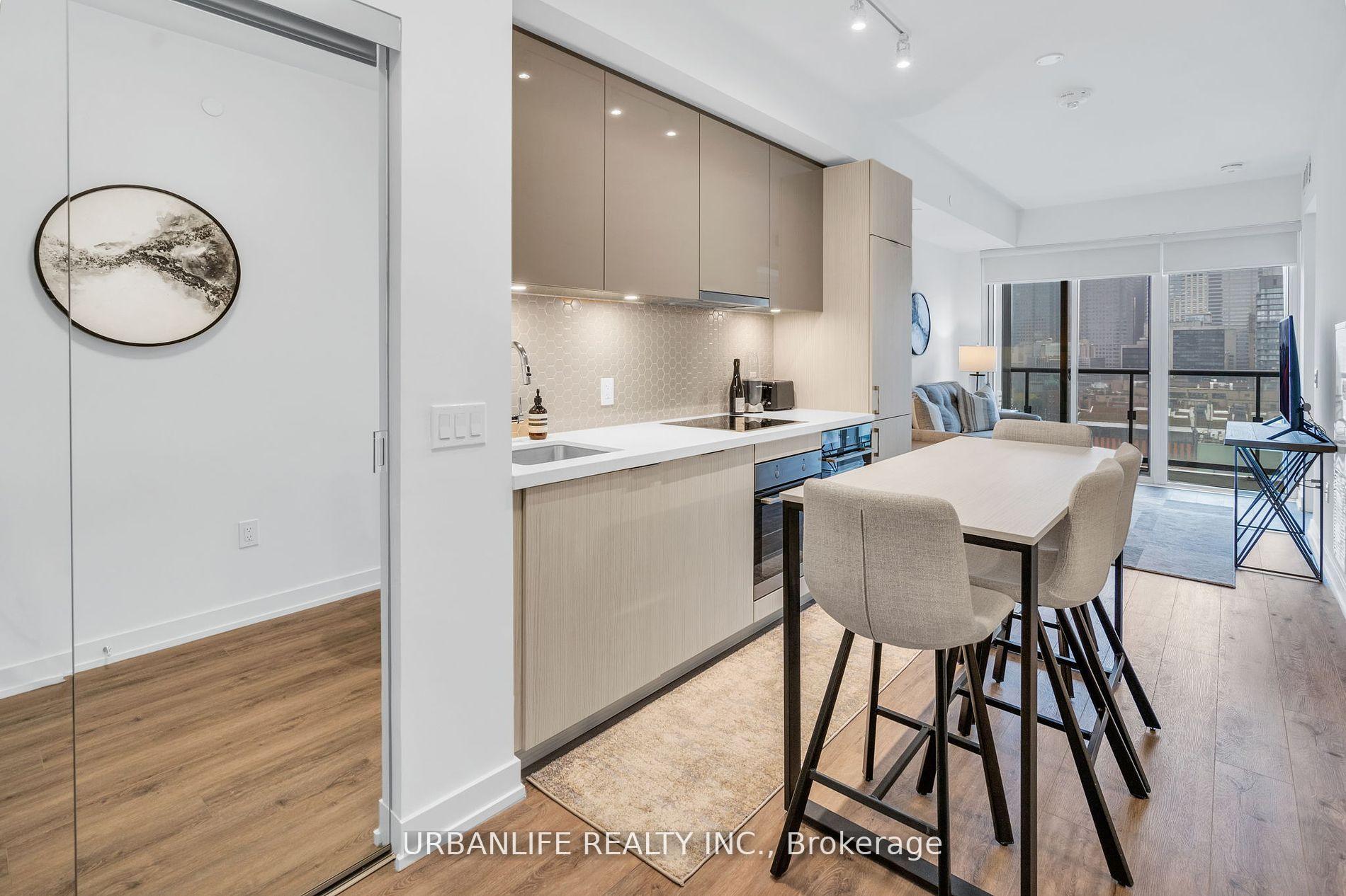 1 Bedroom Condo at 158 Front,  Toronto For sale