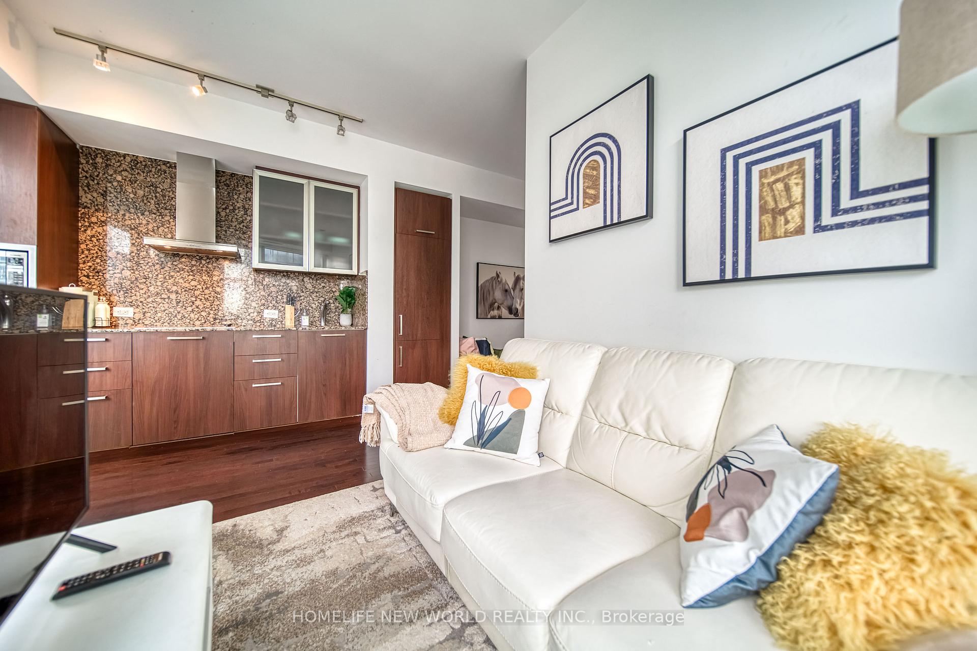 1 Bedroom Condo at 14 York, Toronto For sale