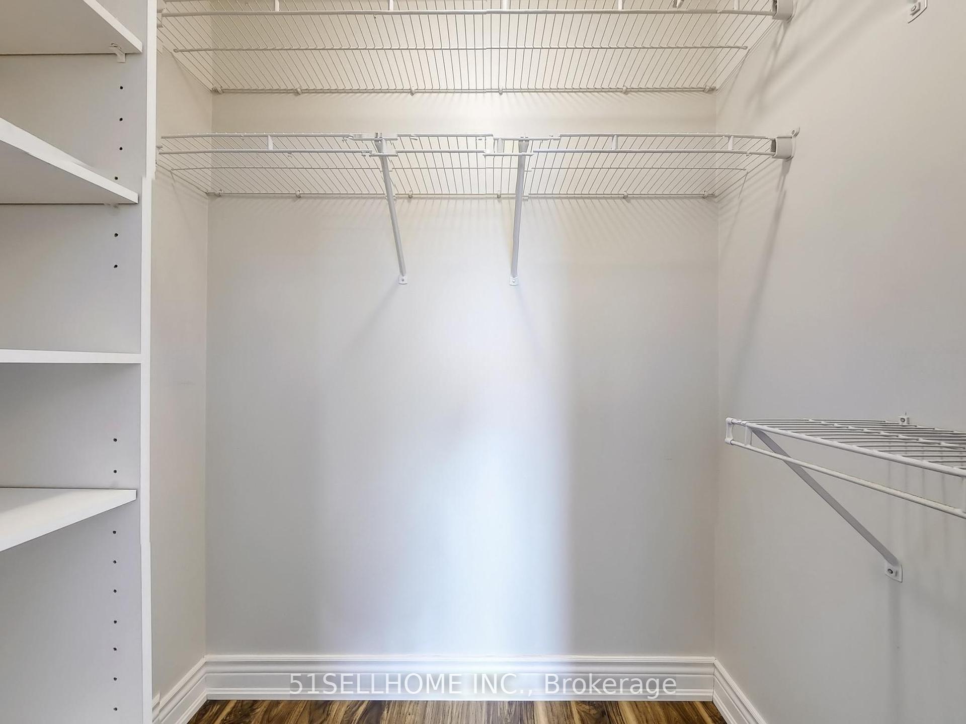 2 Bedrooms Condo at 133 Wynford,  Toronto For sale