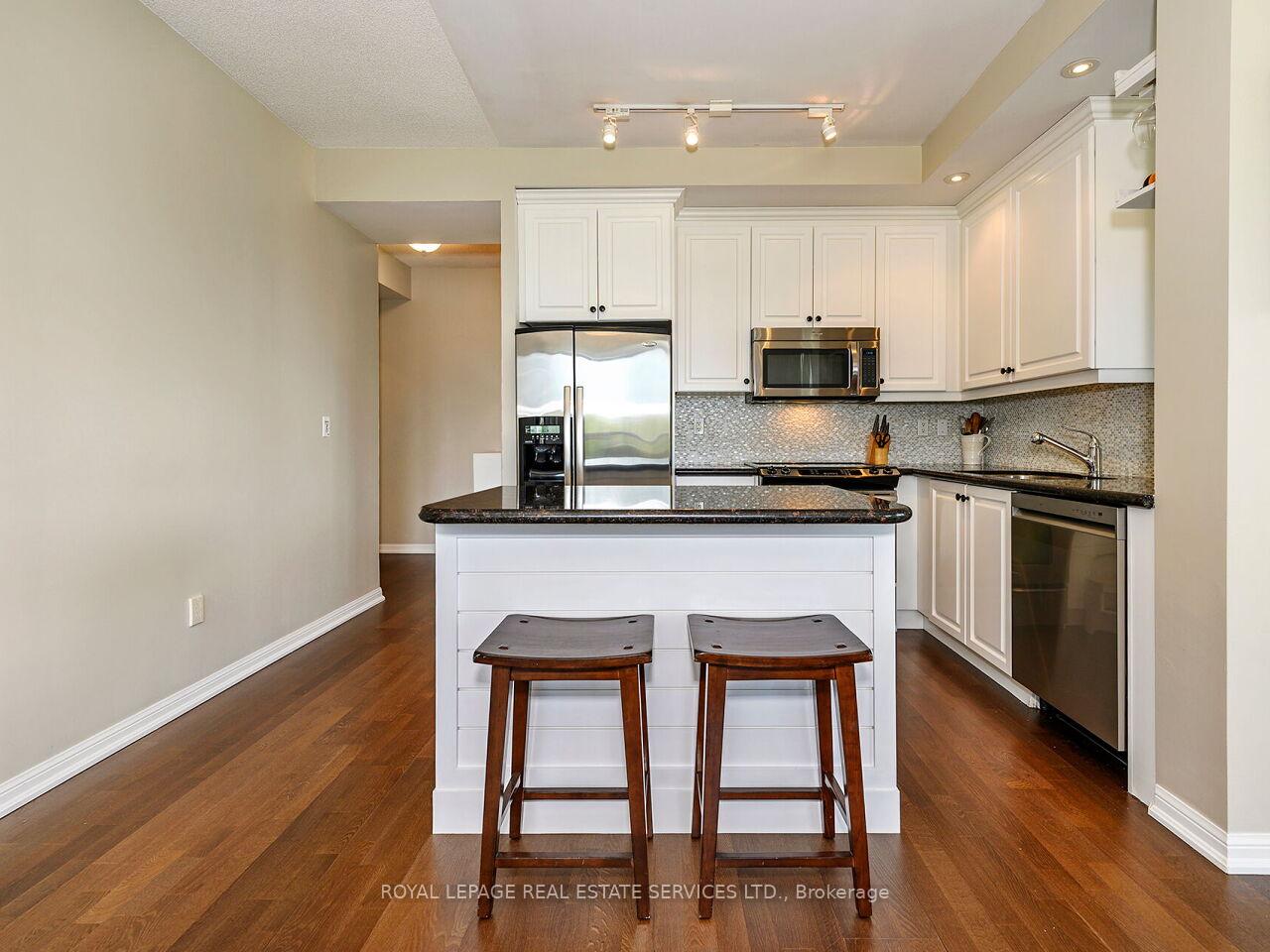 2 Bedrooms Condo at 628 Fleet, Toronto For sale
