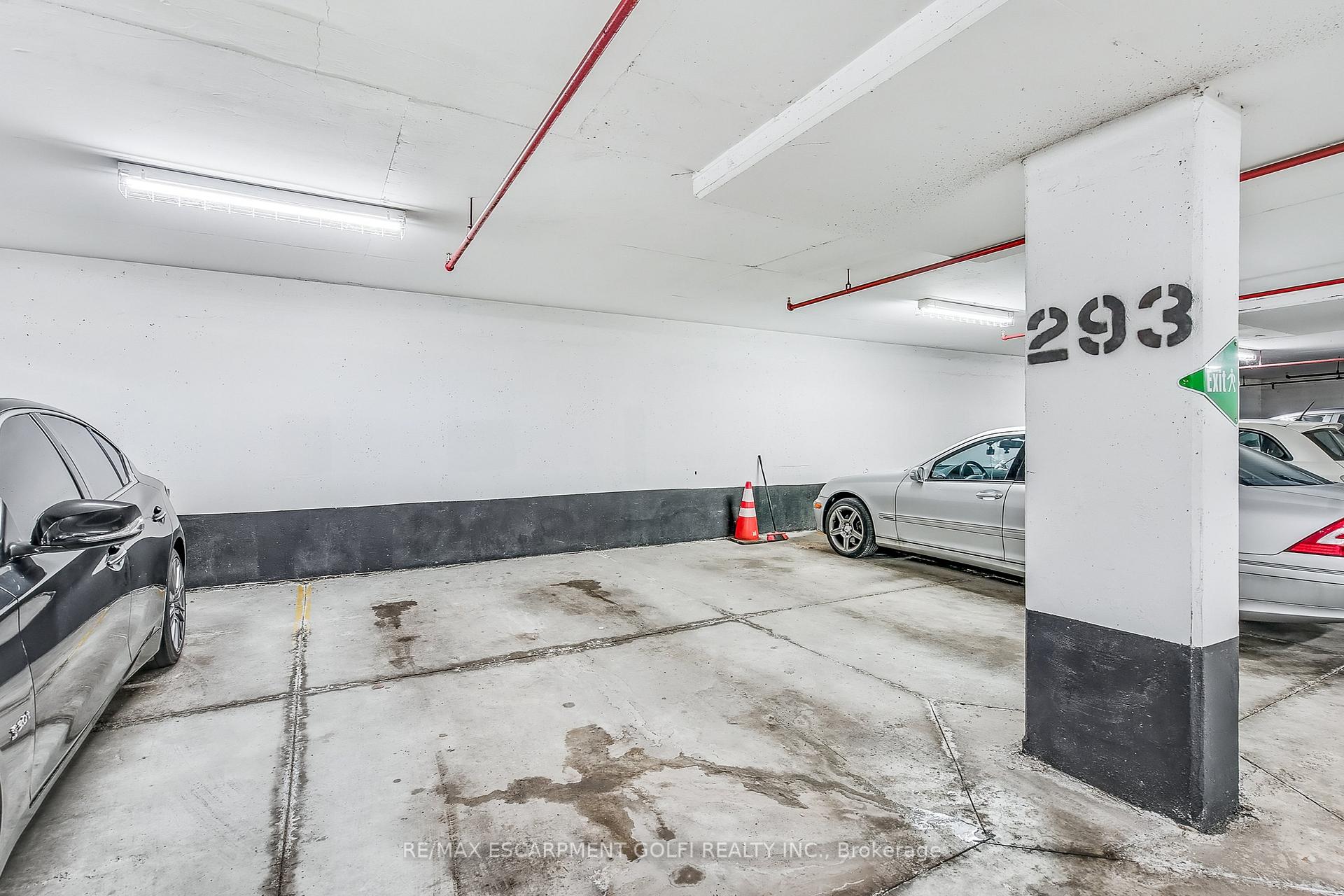 1 Bedroom Condo at 1359 Rathburn, Mississauga For sale