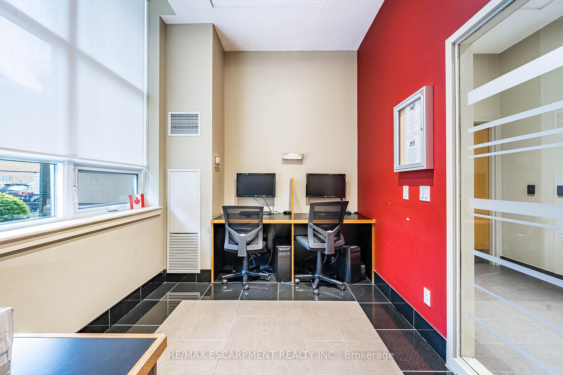 2 Bedrooms Condo at 4 Elsinore, Toronto For sale