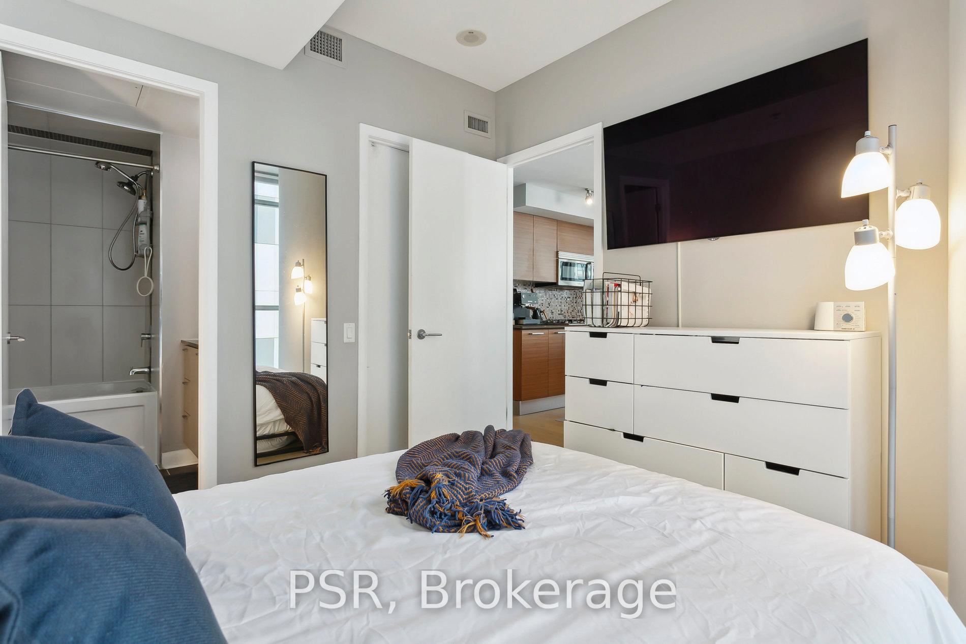 2 Bedrooms Condo at 375 King, Toronto For sale
