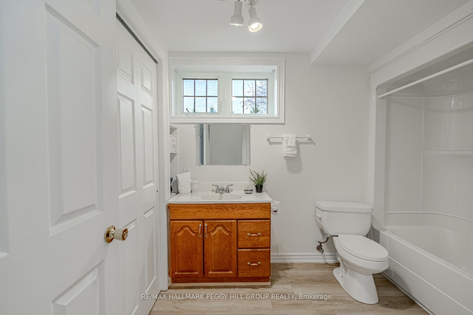 1331 Flos Road 3 E