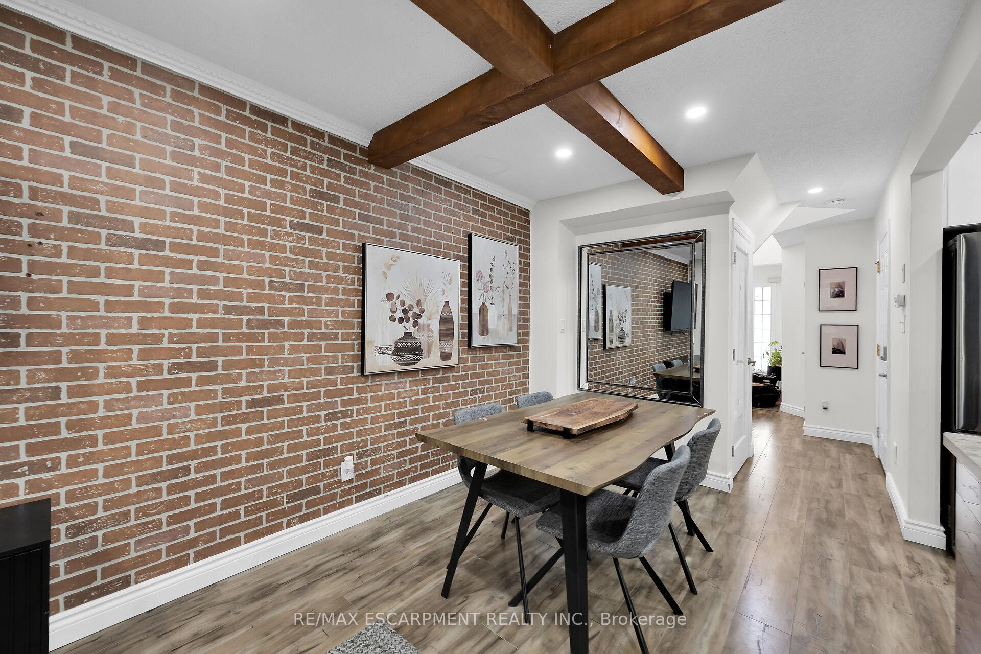 4 Bedrooms Condo at 134 Terni, Hamilton For sale