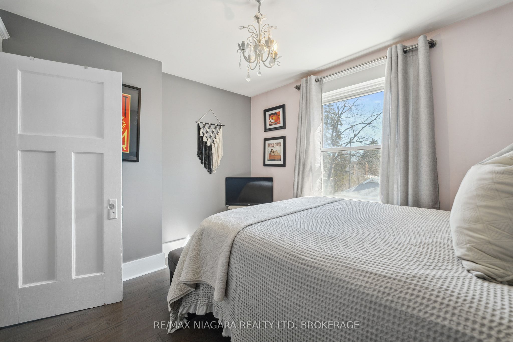 59 SOUTH Drive, St. Catharines, ON L2R 4V3
