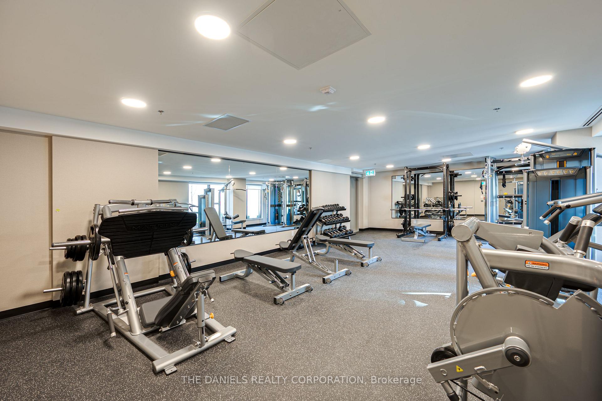 2 Bedrooms Condo at 165 Canon Jackson,  Toronto For sale