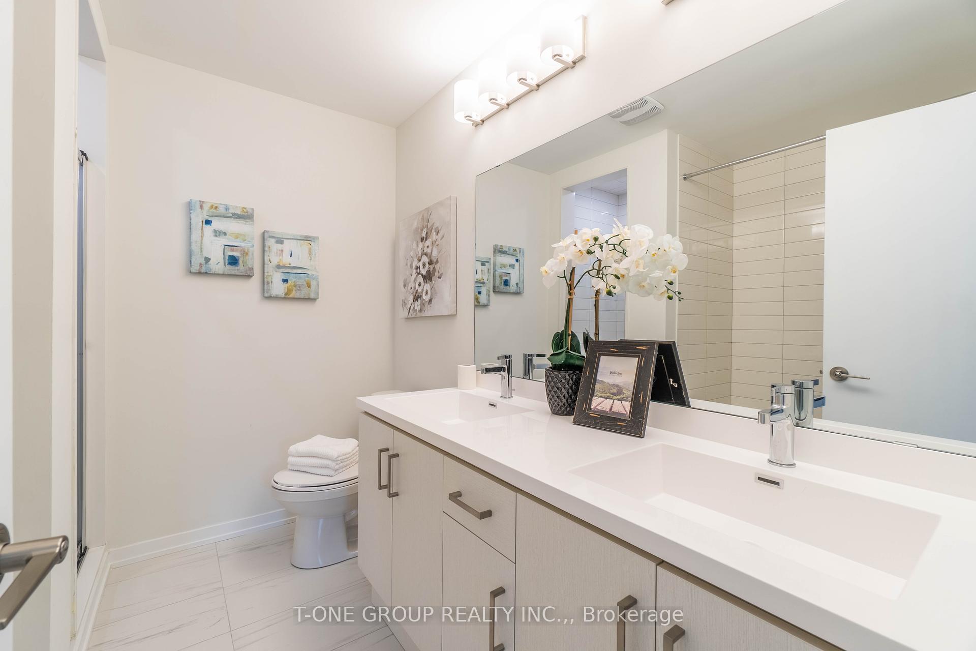 3 Bedrooms Condo at 10 Almond Blossom, Vaughan For sale