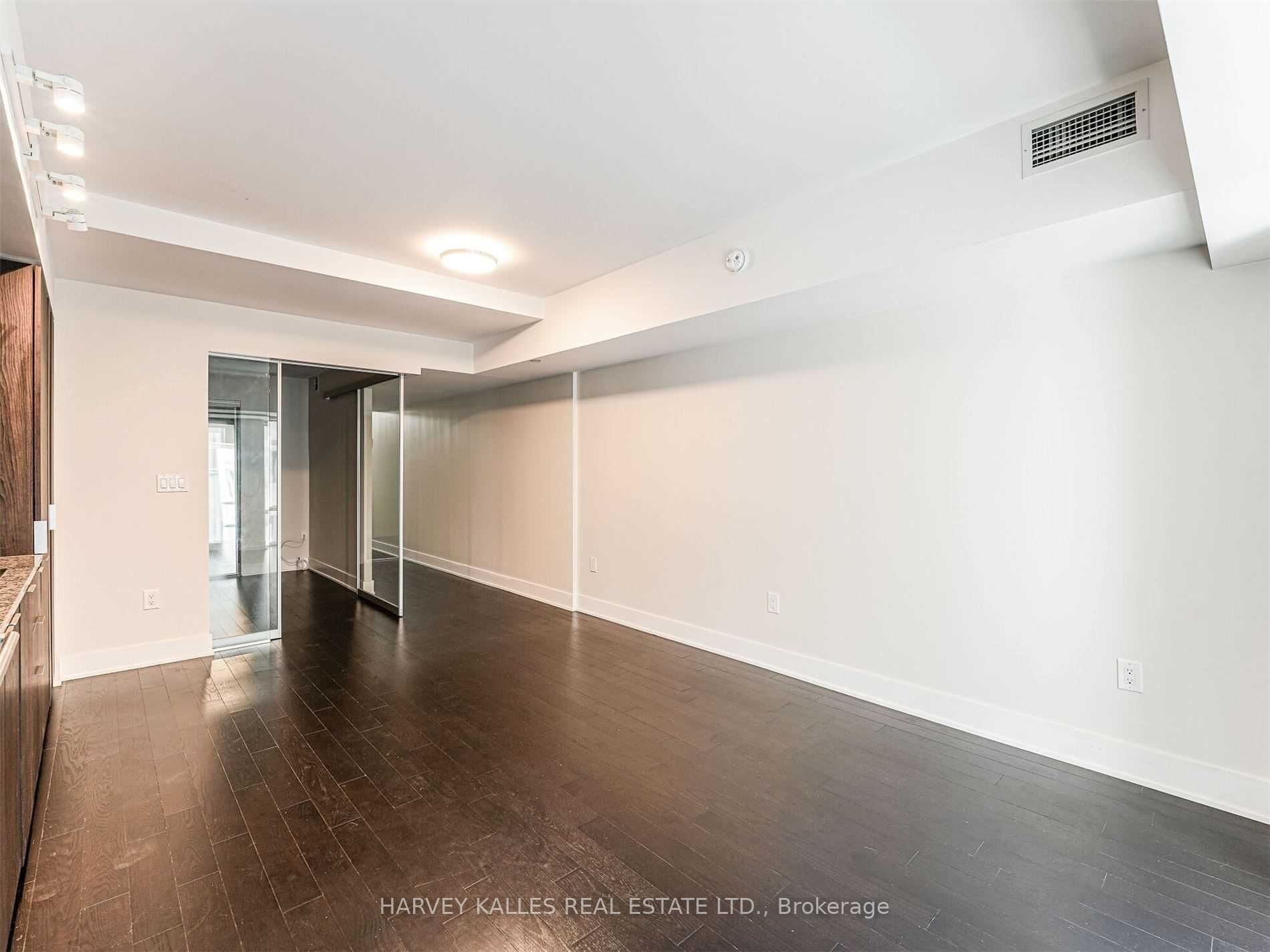 955 Bay Street 622