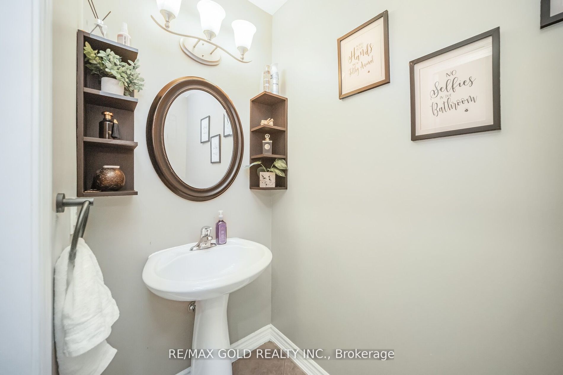 30 Benadir Avenue, Caledon, ON L7C 3N2