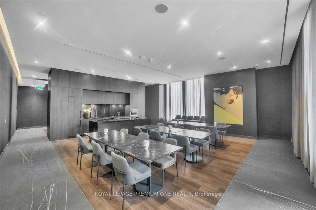 2 Bedrooms Condo at 11 Yorkville, Toronto For sale