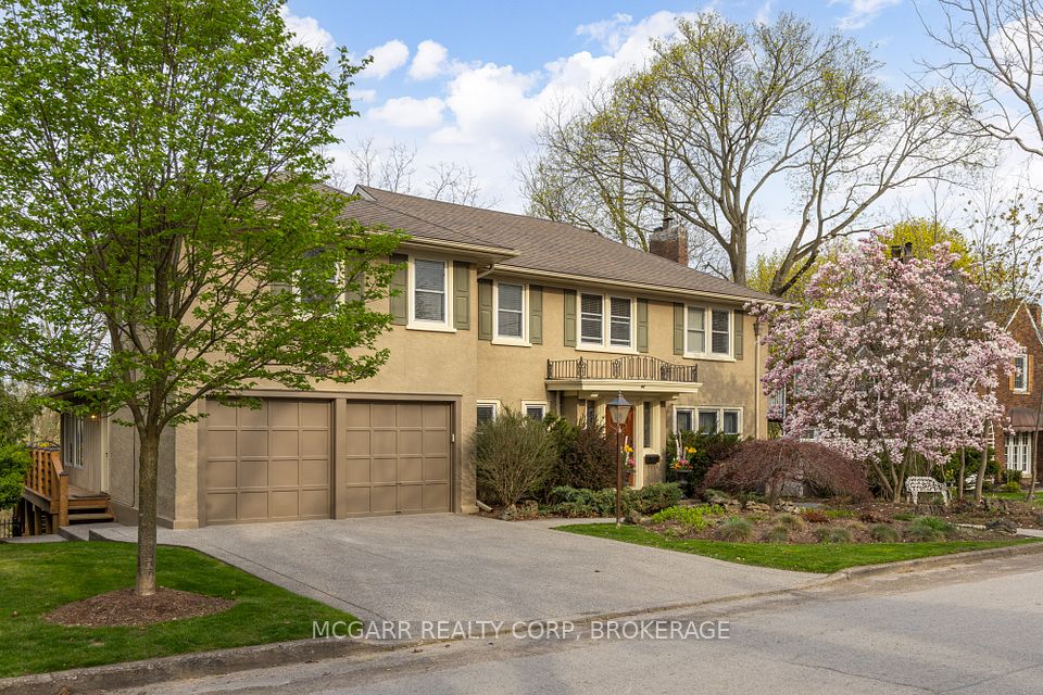 62 Hillcrest
