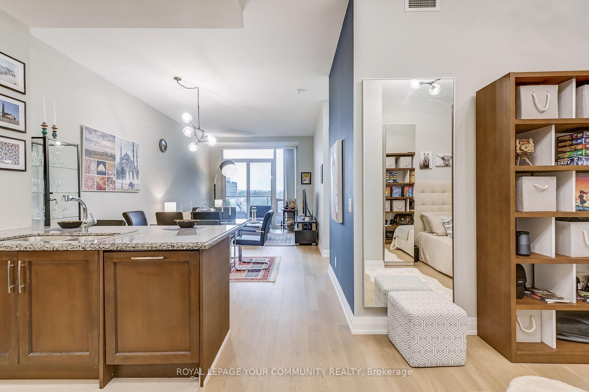 2 Bedrooms Condo at 11 Bronte,  Oakville For sale