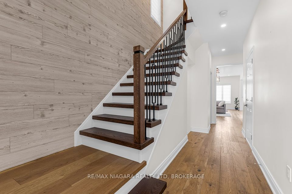 9 Bruton Street, Thorold, ON L2V 0J6