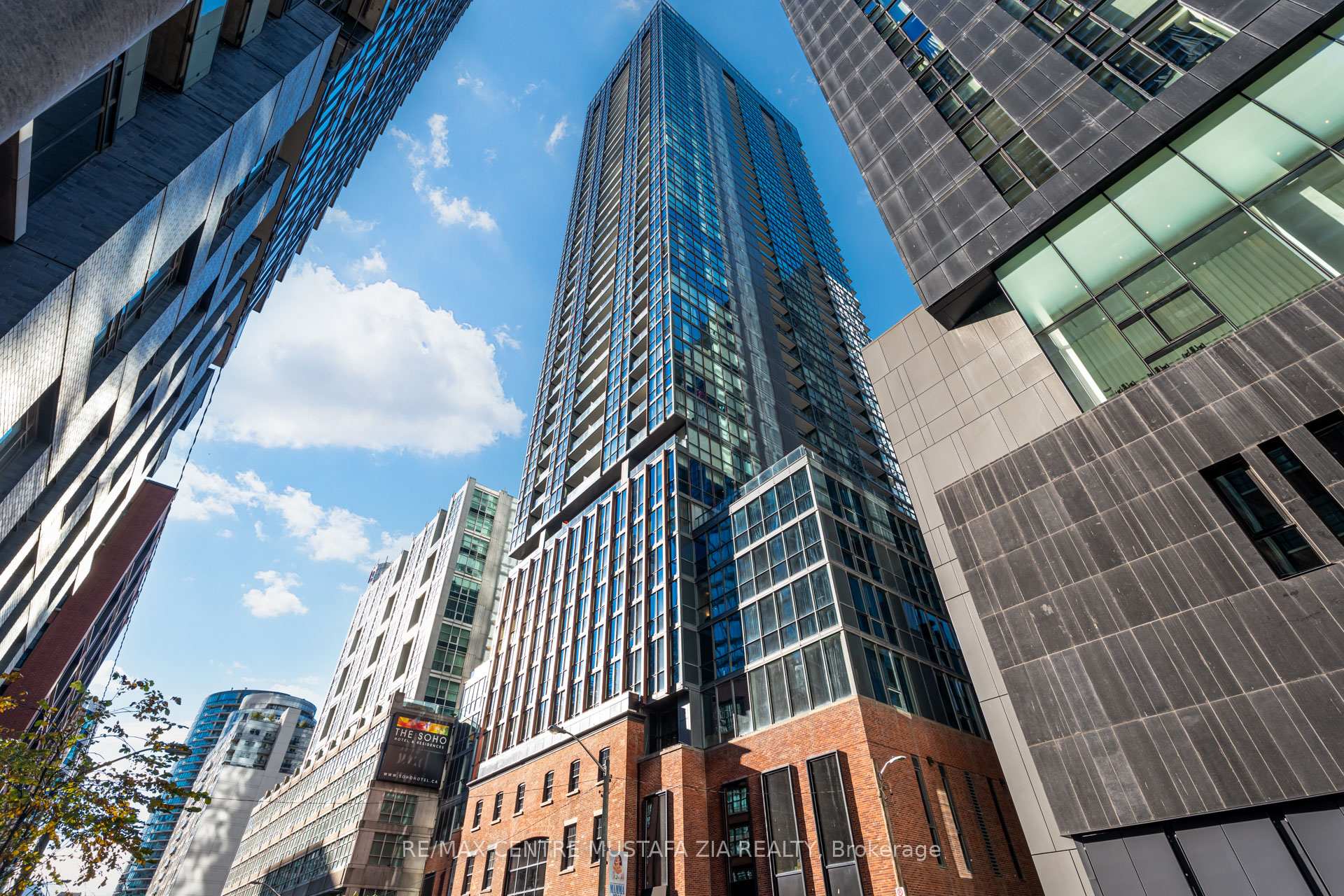 2 Bedrooms Condo at 88 Blue Jays, Toronto For sale